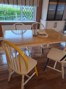 table and 4 chairs