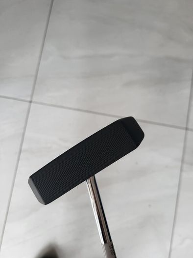 Centre shafted mallet putter