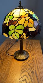 Tiffany Style Stained Glass Table Lamp