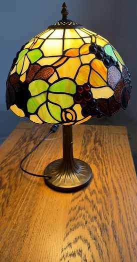 Tiffany Style Stained Glass Table Lamp