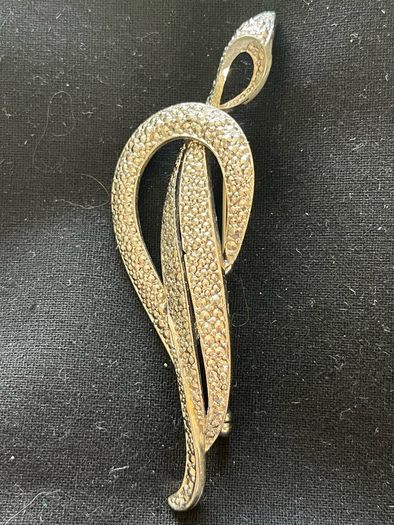 brooch