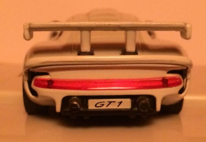 DeAgostini Porsche 911 GT1 1/43