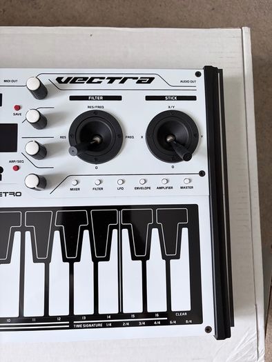 Future Retro Vectra 2