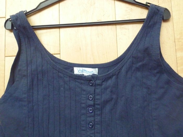 Maternity Tops and Vests Size m or UK 12 EUR 7 EACH