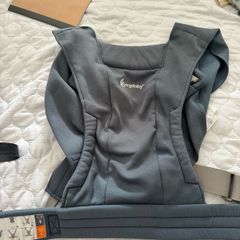 Ergobaby embrace carrier