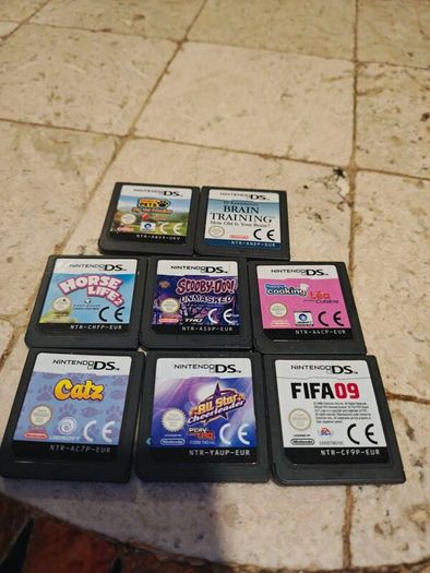 Nintendo 3ds xl with 24  games and pouch and pens