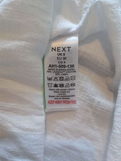 sleeveless shirt