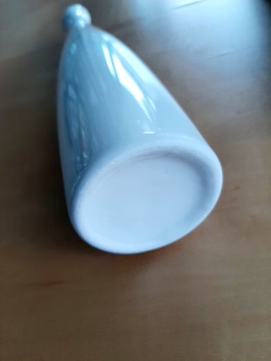 White bud vase