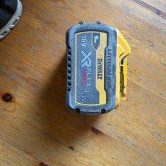dewalt battery flexvolt 9 am