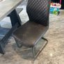 Dinning table Image 3