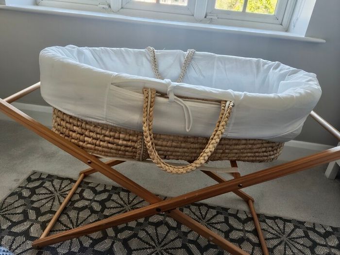 Newborn Moses Basket / Bassinet