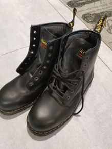 dr Martens shoes size 11
