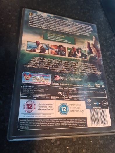 Pirates of Caribbean on stranger trdes DVD