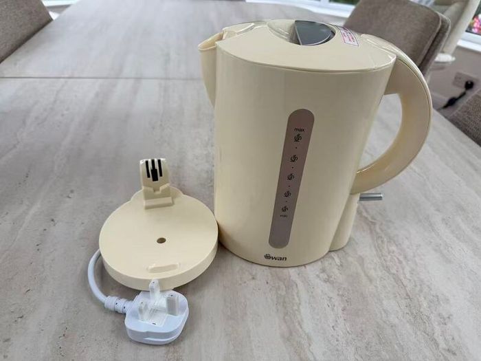 Swan 1.7L Jug Kettle (New)