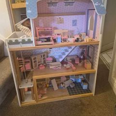 dolls house with accessories