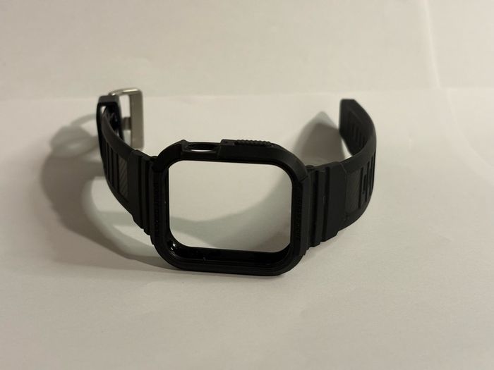 Apple watch series 6, fully working, 3 straps encluded, 2 chargers.