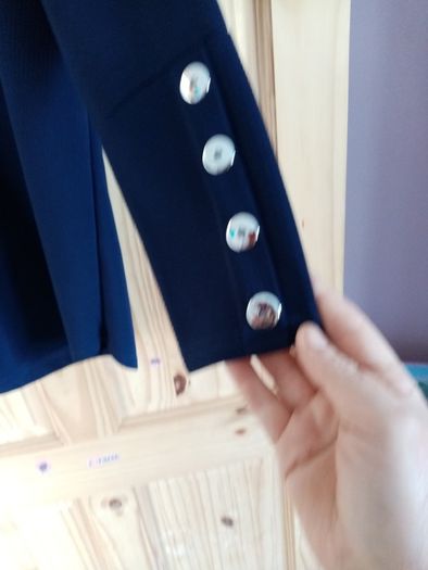 woman's top.    New size 16/18