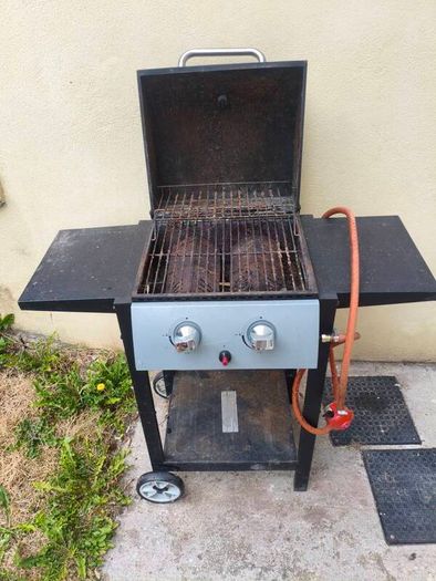 Gas bbq grill