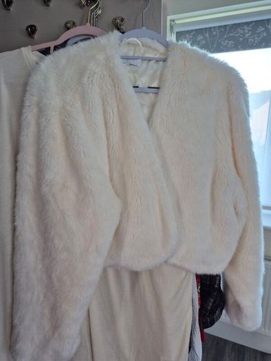 Fur jacket wedding. Suit 16-20.