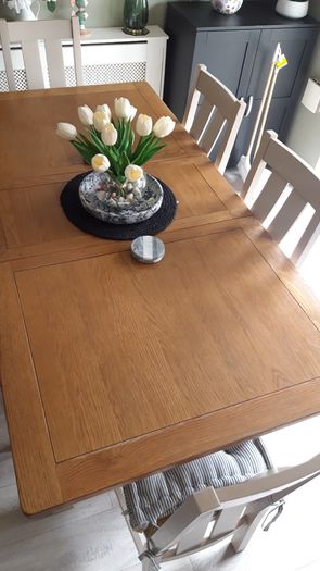 Dining table & 6 chairs