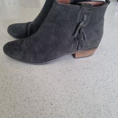 ankle boots