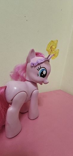 My Little Pony WALKING and TALKING PINKIE PIE Brushable G4 MLP 8 inch Talking Polish