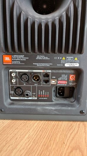 JBL LSR4326P Studio Speakers