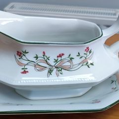 Vintage Johnson Brothers Eternal Beau Gravy Boat & Under Plate Made in England