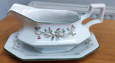 Vintage Johnson Brothers Eternal Beau Gravy Boat & Under Plate Made in England