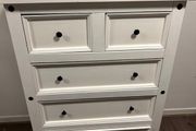 White chest of drawers