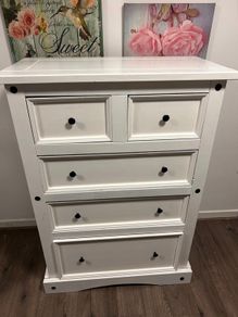 White chest of drawers