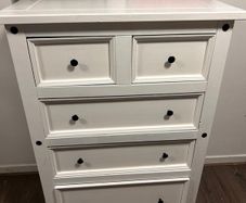 White chest of drawers