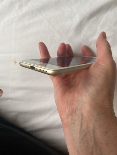 iPhone7, 128gb, Sim Free, White and Gold, Battery Health 100%