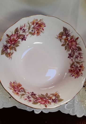 Colclough "Wayside" tea and dinnerware