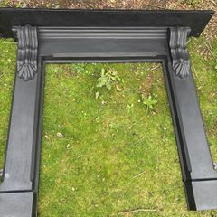 Cast iron mantel/fire surround