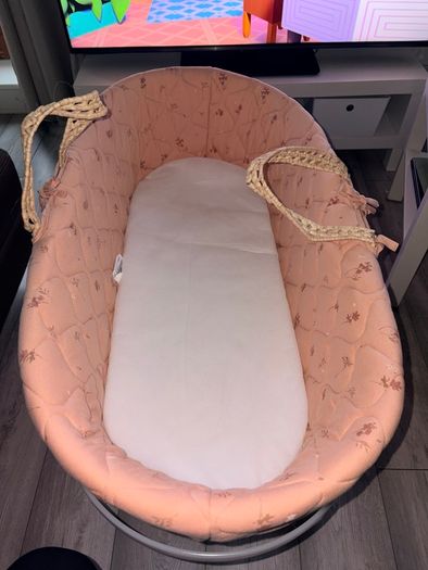 Mamas and Papas Moses basket