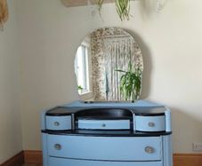 chest of drawers