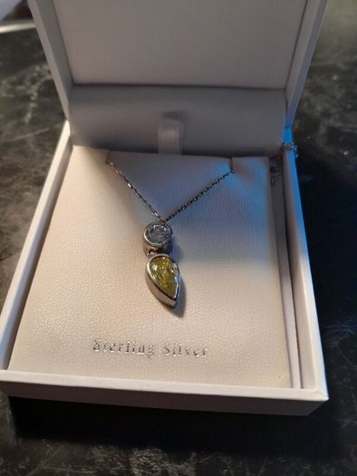 ladies silver chain and pendant