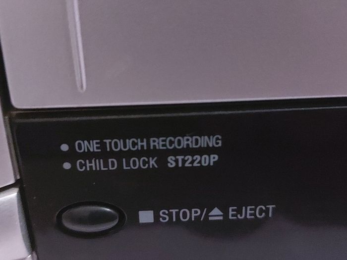 DAEWOO VHS Player, Silver, Model No. ST220PI, in excellent condition, seems to be working fine