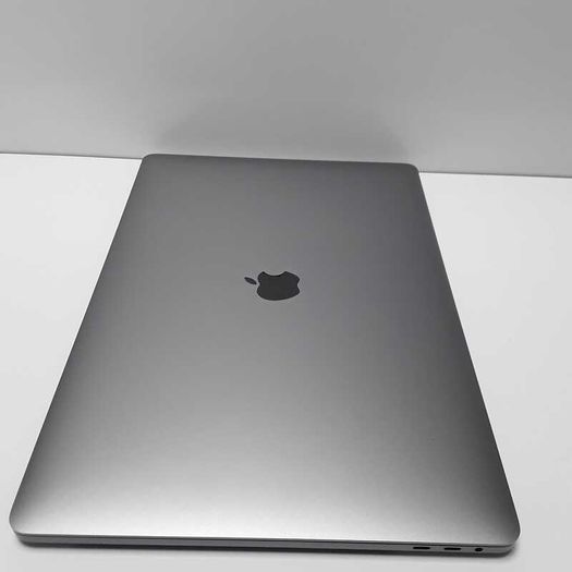 Apple MacBook Pro 16" (2019) Keyboard Swedish | Intel Core i7 6-Core | 16GB RAM | 1TB SSD | 16" Retina Display