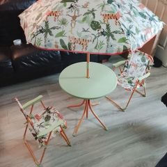 Kids table set. Outdoor furniture set. Kids camping set. 4-Piece set: Kids ensemble with 2 folding chairs, table and parasol. Picnic table