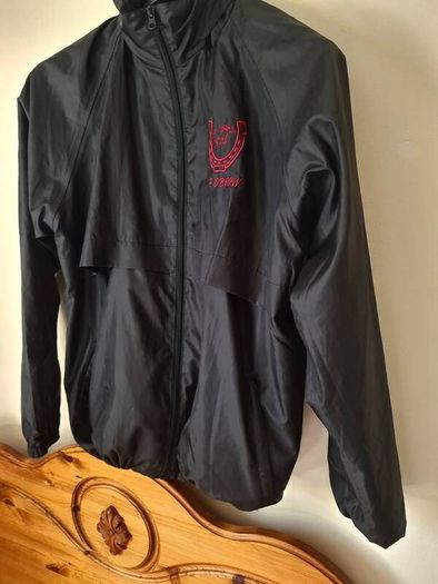A.P O'brien Racing breeze up yard jacket Size large Pit to pit 23" Hooded in like new condition
