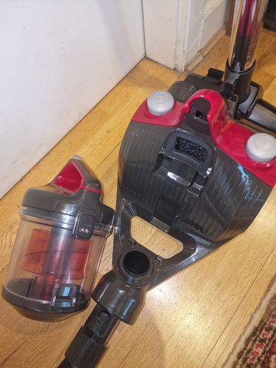 Bagless Vacuum cleaner ESSENTIALS