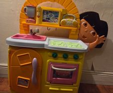 Vintage Dora The Explorer Talking Kitchen Playset - Tested