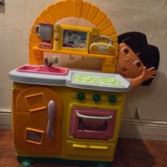 Vintage Dora The Explorer Talking Kitchen Playset - Tested