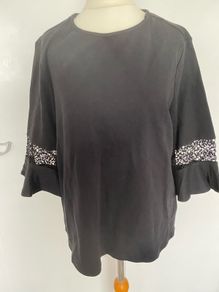 New Top with stretch , size M