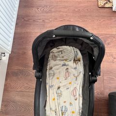 Mamas & Papas Flip XT3 Carrycot Excellent Condition