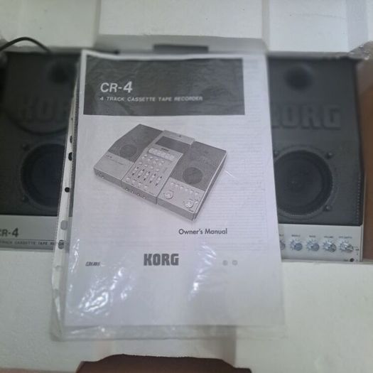 CR-4 4 track cassette Tape Recorder