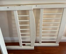 Wooden Toddler Bed (white)