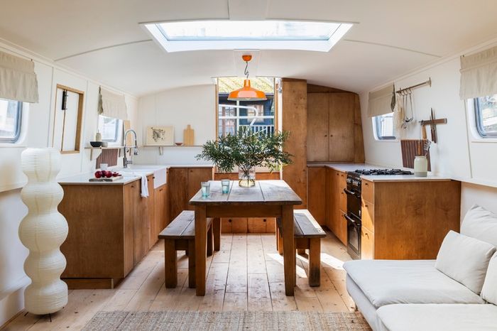 Pomeroy - Brand New 2-Bed Houseboat - 245,000 EUR - Delivered to Ireland
